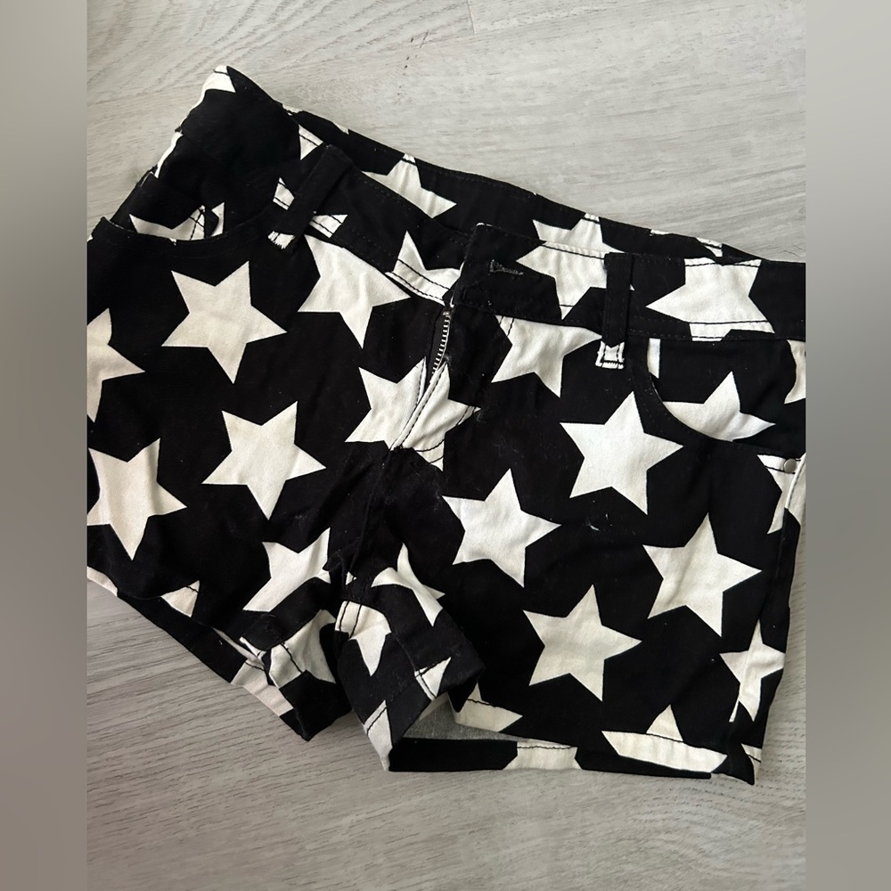 12R - Girls - Short - Star ⭐️-  white&Black